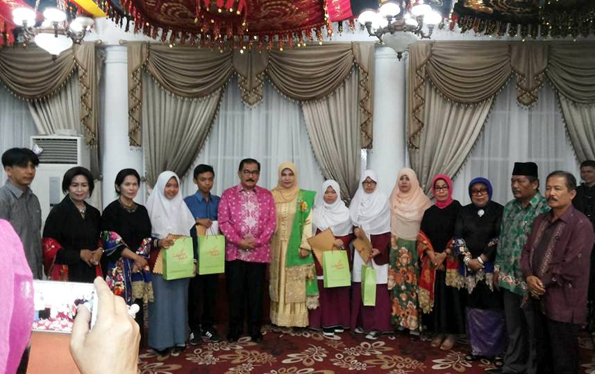 Dua Santriwati Diniyyah Puteri Padangpanjang Juara Lomba Cerpen